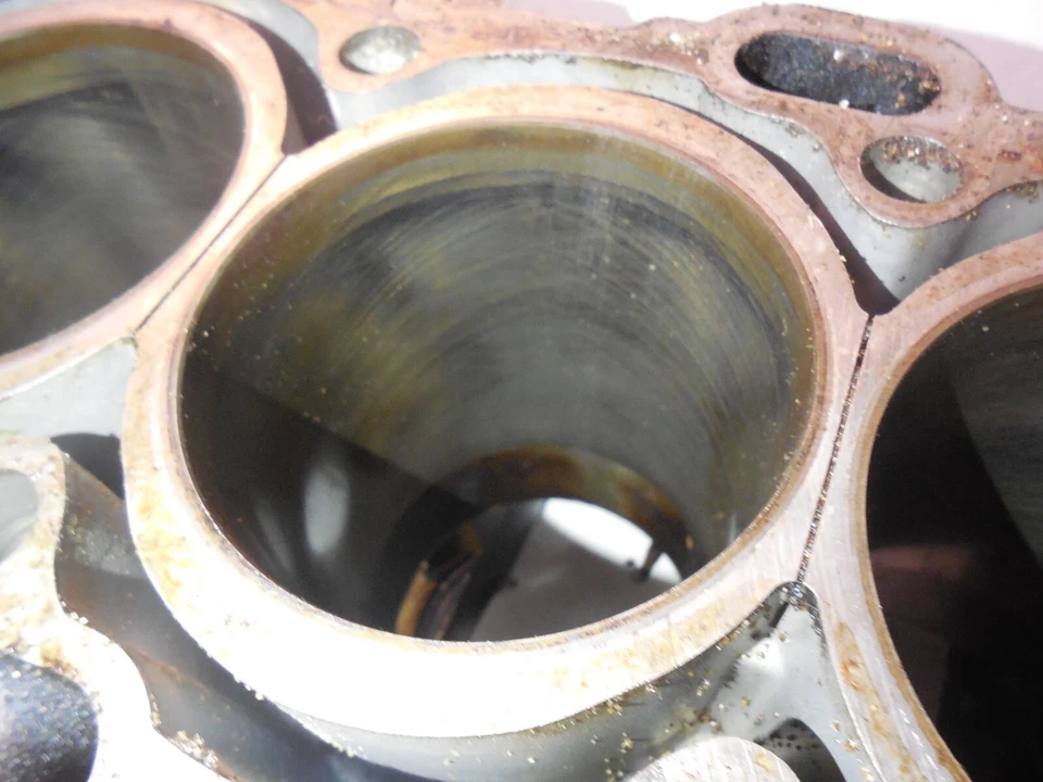 2001 Volvo S60 2,4 л L5 2WD без турбонаддува прямой пять голый верхний коленчатый блок двигателя - Изображение 3 из 4