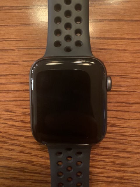 Apple Watch Series 4 Nike+ 44 mm Space Gray Aluminum Case with Anthracite/Black Nike Sport Band