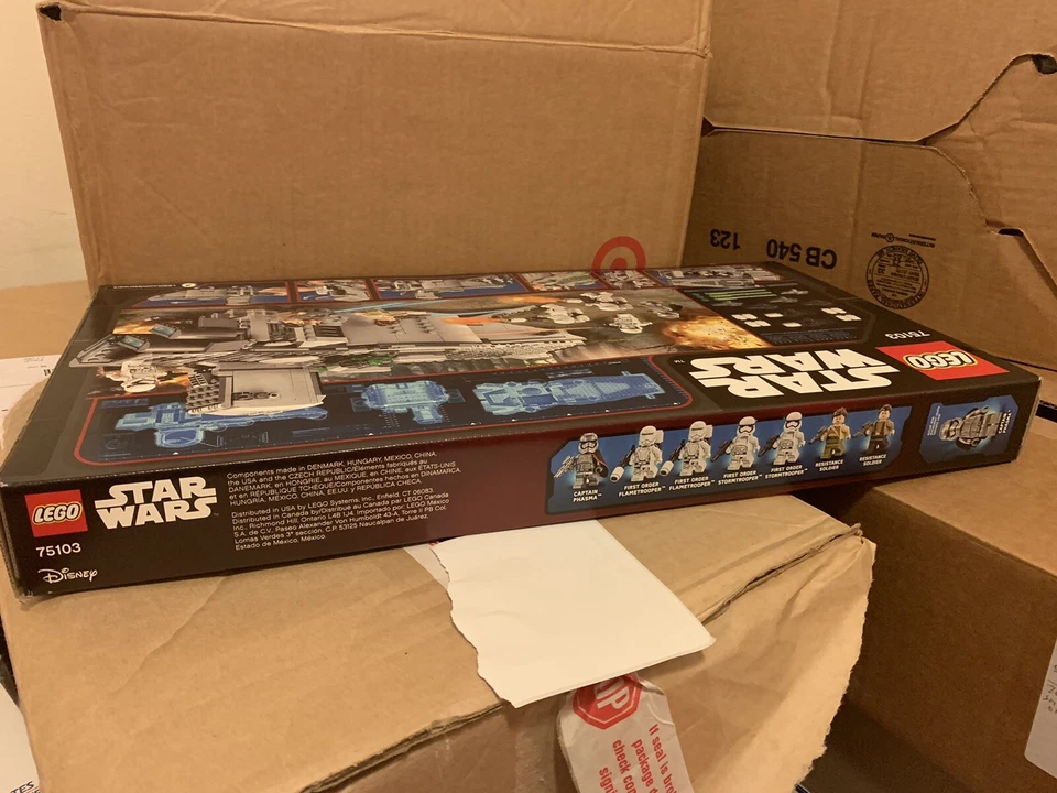 LEGO 75103 Star Wars First Order Transporter Captain Phasma Storm Flame Trooper - Image 3 of 4