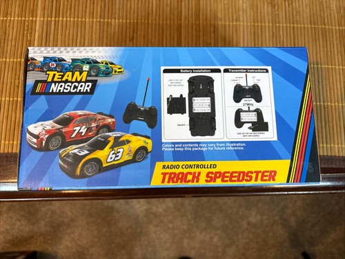 Team Nascar RC Track Speedster Rosso #74 Nuovo con scatola - Foto 3 di 3