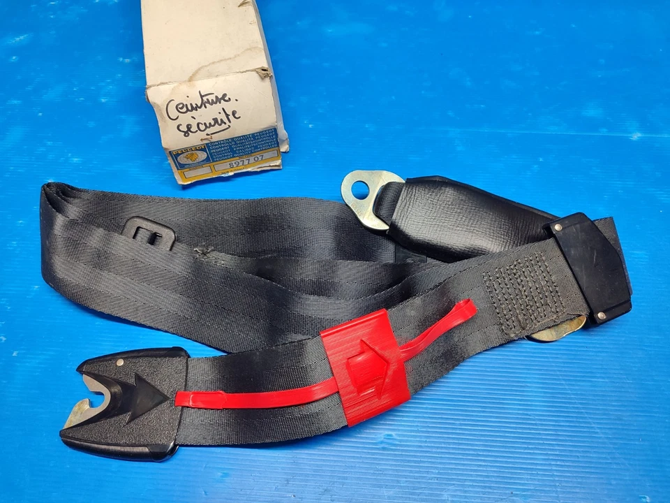 Ceinture de sécurité avant pour: Peugeot: 304 Coupé N°3038581-  - Photo 1/1