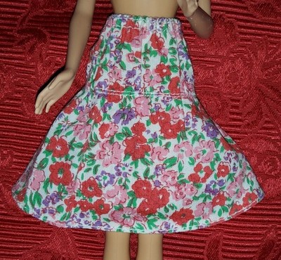 Barbie Puppe Rock bunt geblümt