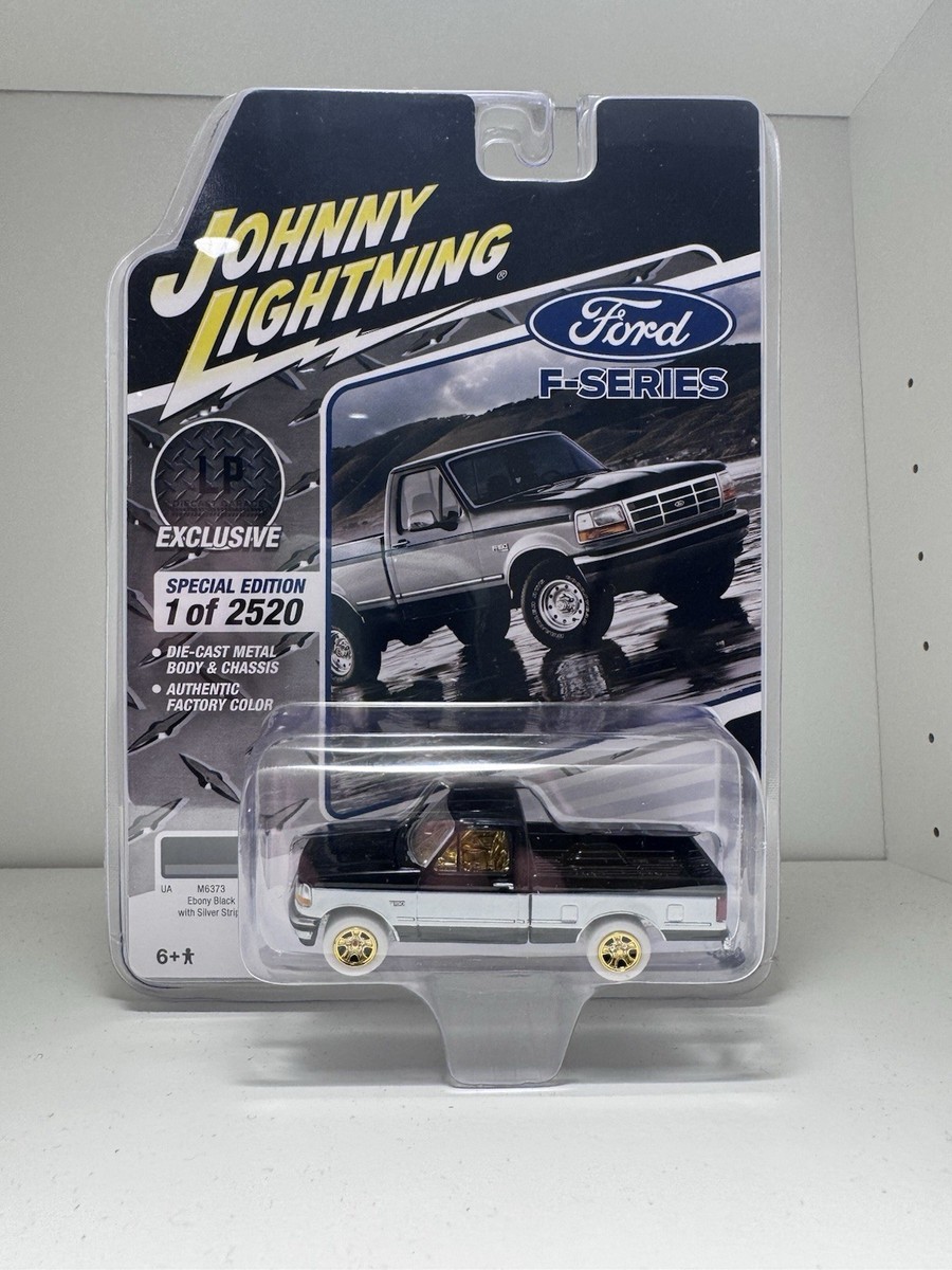 Johnny Lightning LP Diecast Garage Exclusive Ford F-150 White