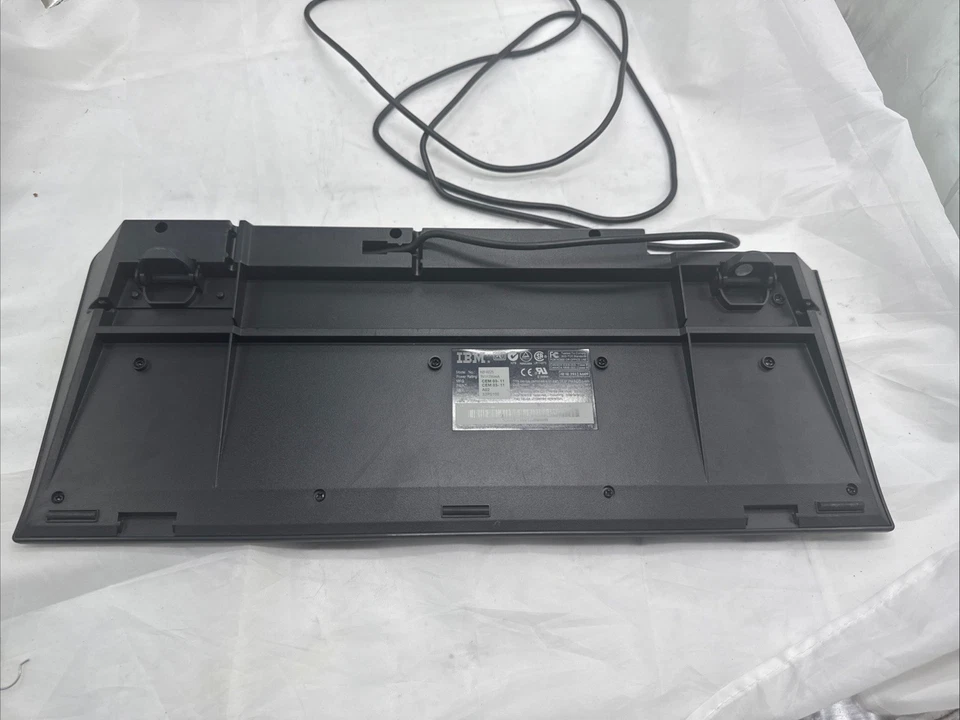 IBM SK-8820 PS2 Keyboard Vintage Black *WITH FEET* - Image 3 of 4