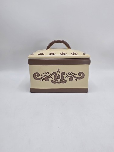 Pfaltzgraff Village 6 3/4 Inch Kitchen Keeper-Mint Condition