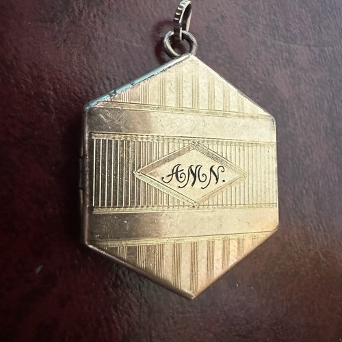 ART DECO GOLD ETCHED LOCKET LETTERS INITIAL ANM HEXAGONAL Pendant