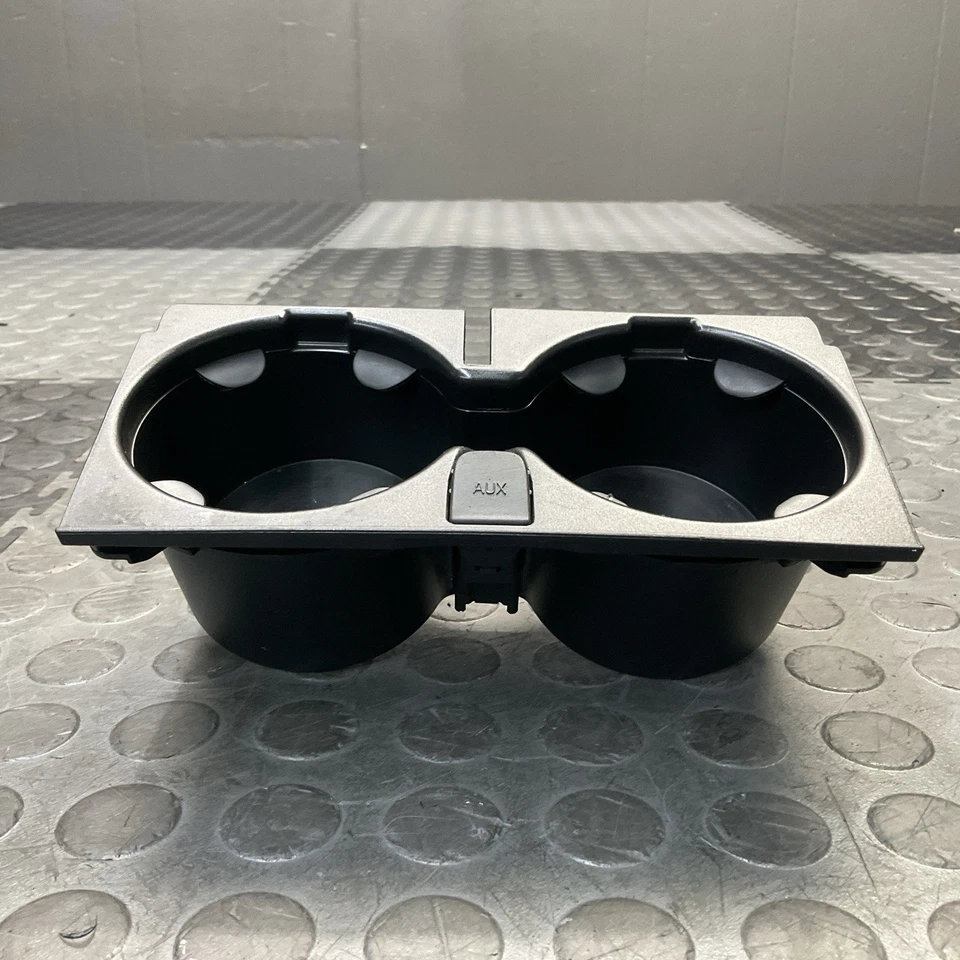 Portavasos de duelo Volvo XC90 2009-2014 con inserto auxiliar OEM Foto 3 de 4