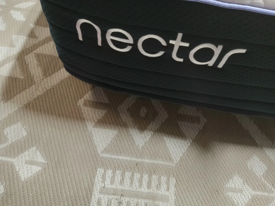 Nectar | Luxe Hybrid | Colchão Twin XL de 14 pol. - Imagem 3 de 4