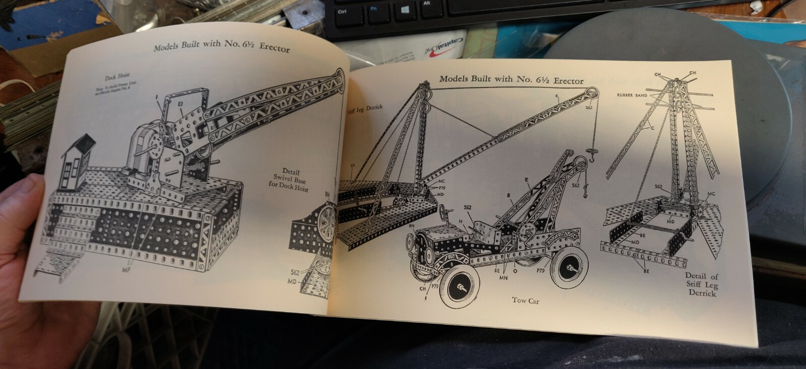 C1948 10 1/2  A.C. GILBERT ERECTOR SET DARK BLUE BOY MANUAL DESIRED BACK COVER