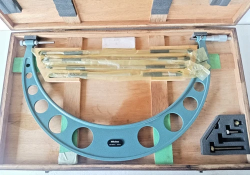 Mitutoyo 104-143 - 400-500mm Outside Micrometer with Interchangeable Anvils