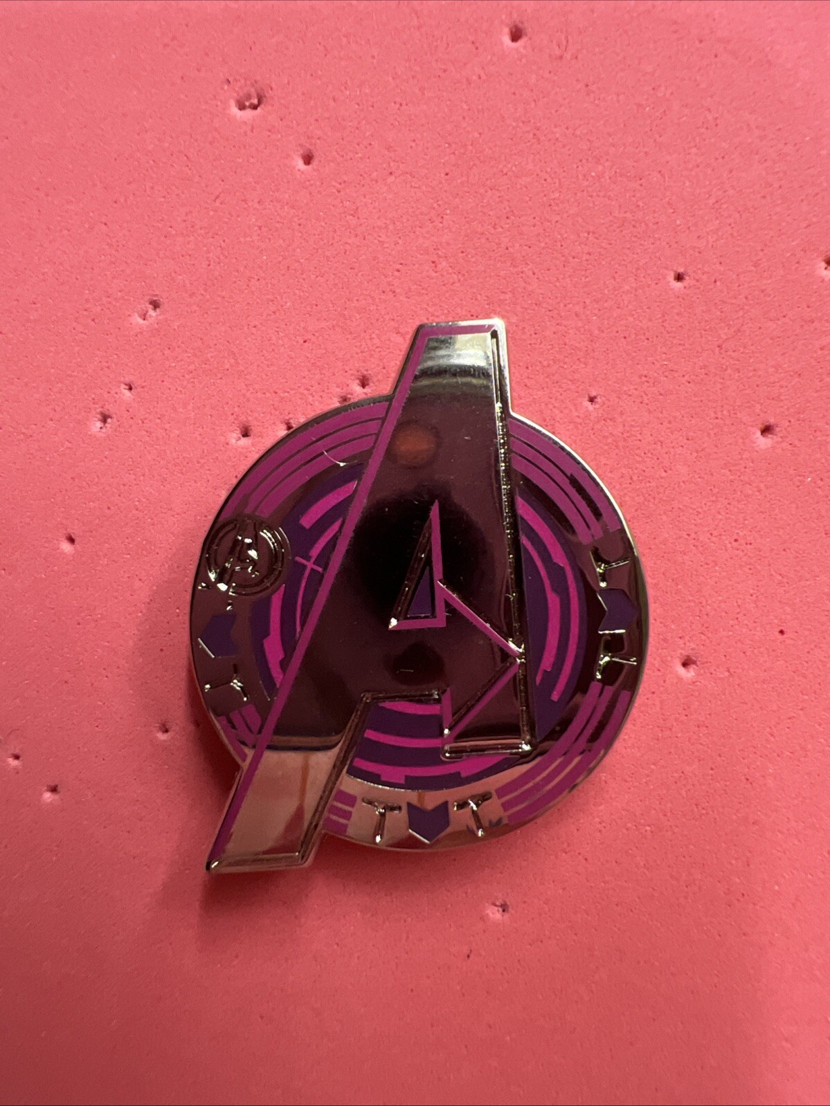 Disney Cast Exclusive 2020 Marvel Avengers Hawkeye Hidden Pin