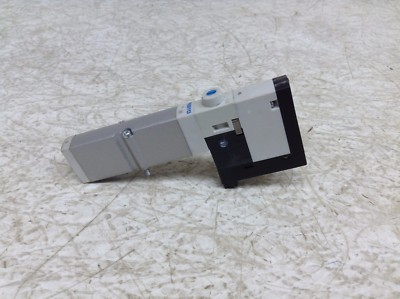 Festo CPASC1-M1H-M-P-2,5 Magnetventil – Gebraucht, Ohne Schrauben (siehe Fotos)