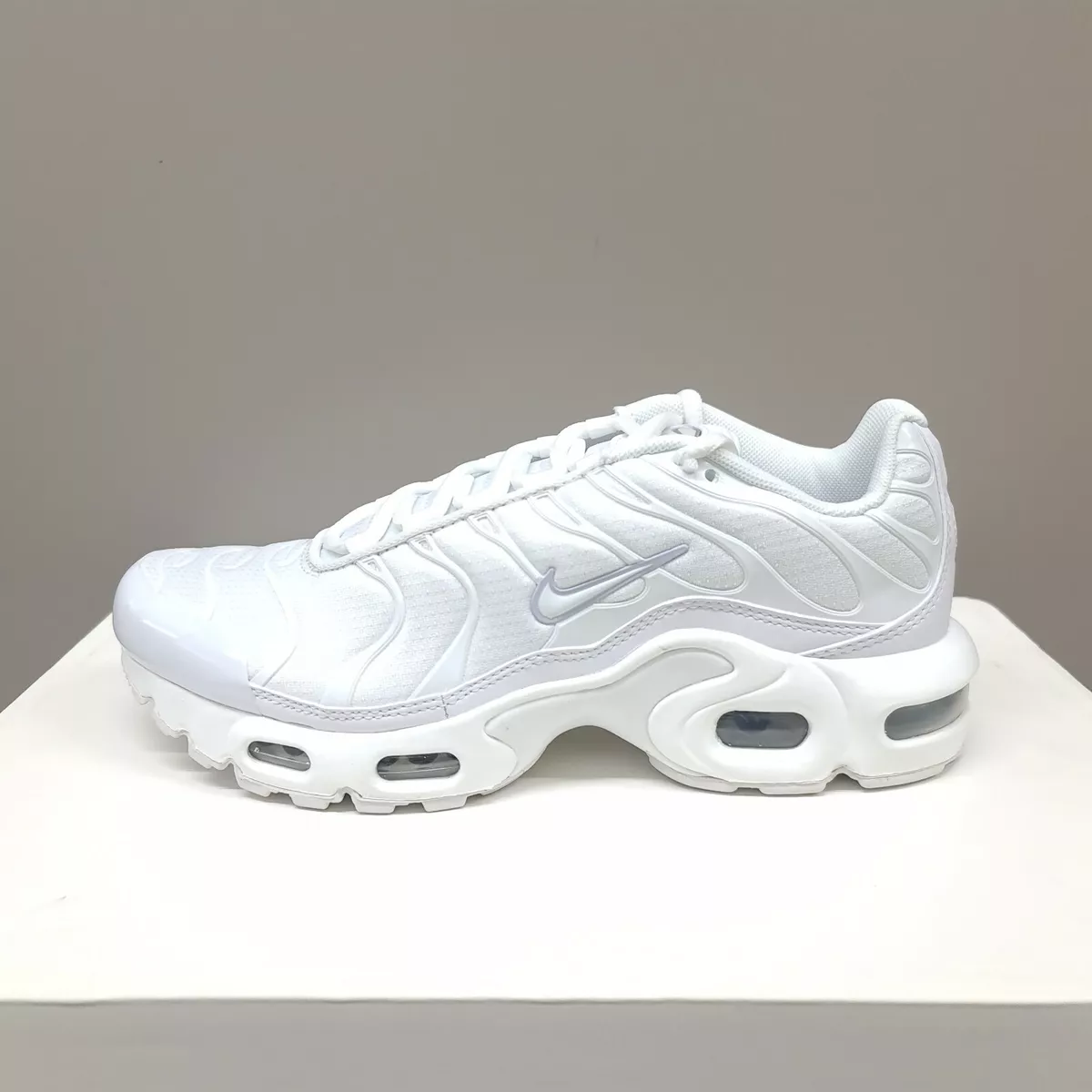 Tn air max clearance plus white silver