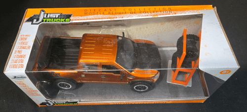 Juguete fundido a presión 1:24 Jada Toys Just Trucks 2011 Ford F-150 SVT Raptor - Imagen 2 de 3