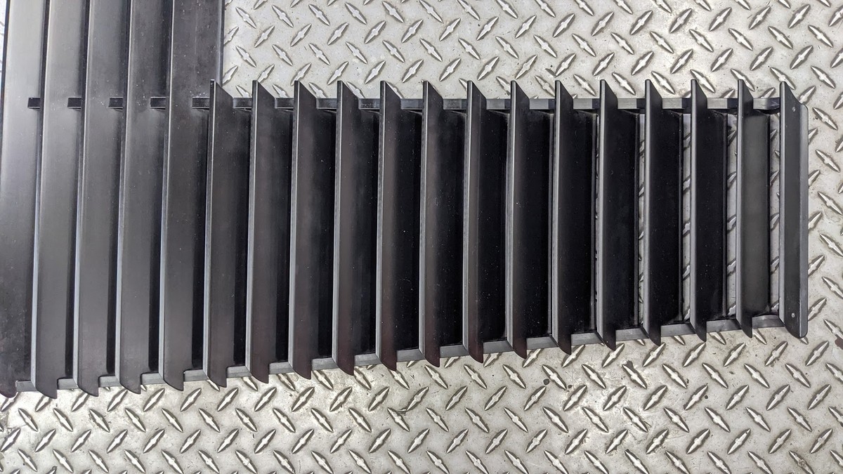 FERRARI 308 328 GTSi part REAR ENGINE COMPARTMENT LID GRILLE USA  