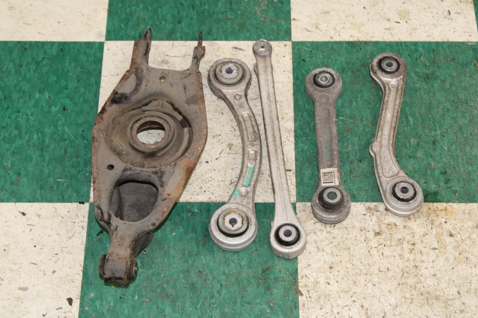 Maserati Ghibli 2014-2017 Rear Left Upper Control arms Set