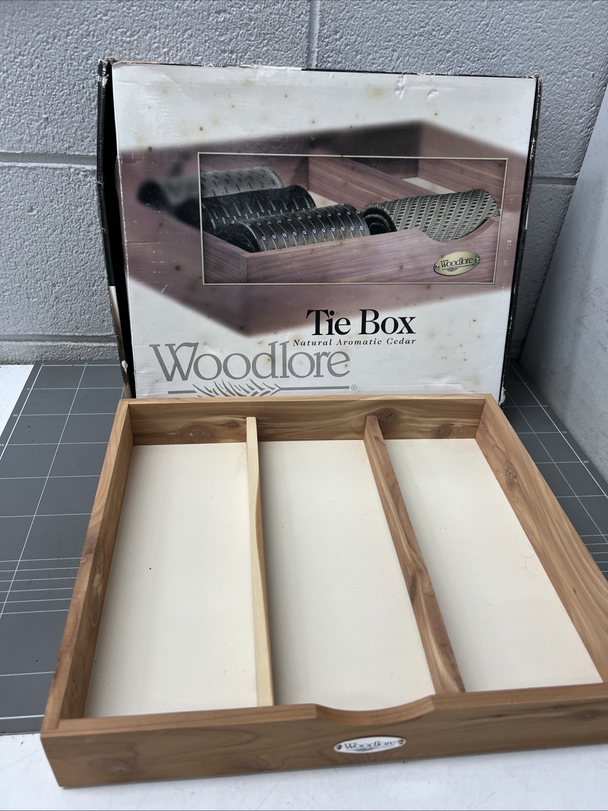 VINTAGE RETRO 1980s TIE BOX WOODLORE MENS FASHION CEDAR