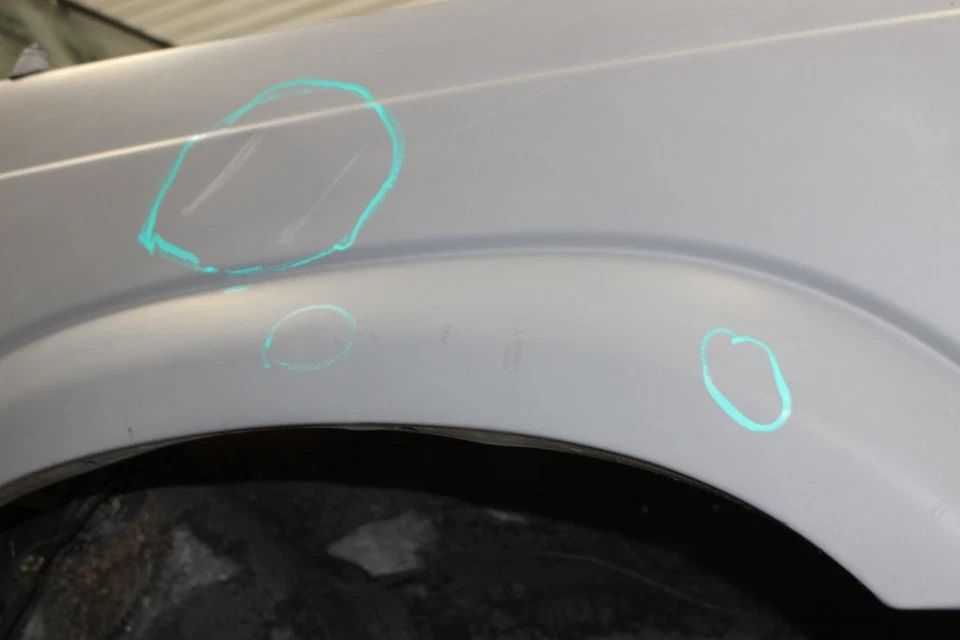 Conjunto guardabarros delantero derecho pasajero gris Mazda B-2600 87-93 *TIENE PROBLEMAS* Foto 4 de 4