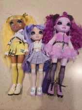 Rainbow High Lot Of 3 Near Complete Cheer Sunny Jr Violet Costume Ball Lola