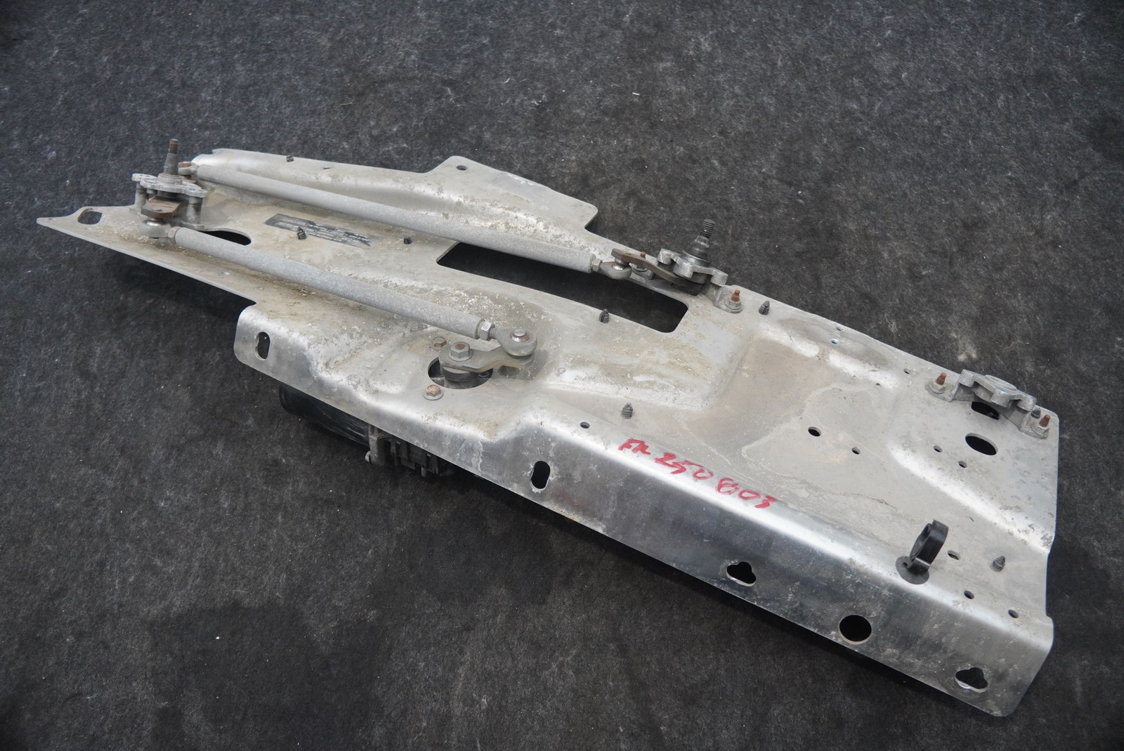 Front Windshield Wiper Motor Linkage 6G33-17504-CF Aston Martin V8 Vantage 2008