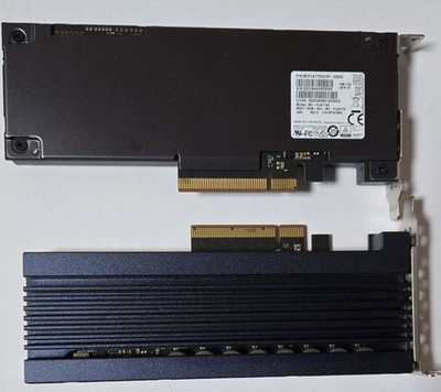 SAMSUNG 1.6 TB SSD NVMe Flash Adapter MZPLK1T6HCHP-00003 MZ-PLK1T60