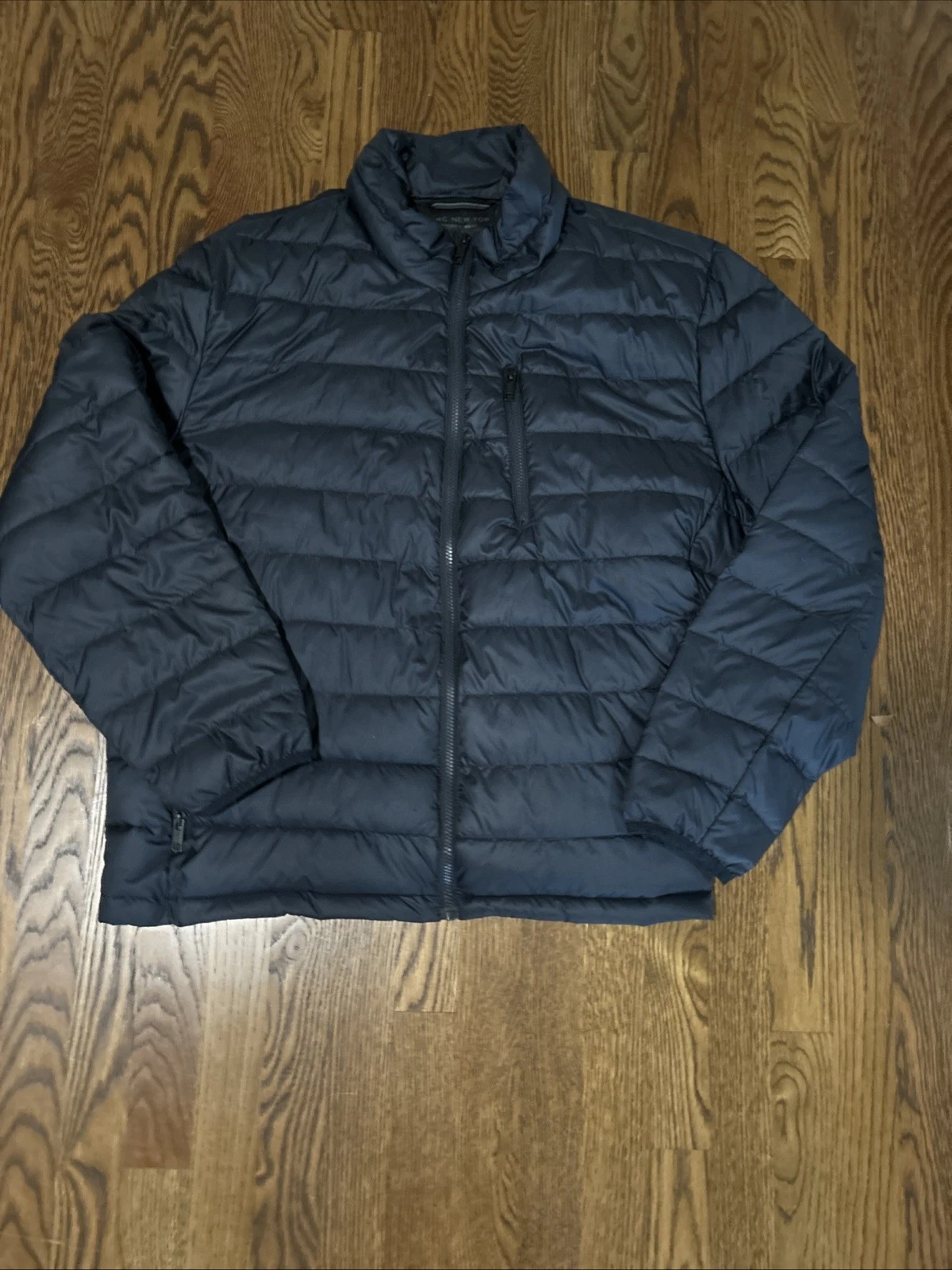 Andrew Marc New York Navy Blue Puffer Jacket Size XXL Used, Excellent Condition
Opens in a new windo