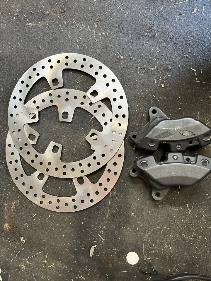Harley Davidson Brembo Brake Calipers And Rotors - Image 2 of 3