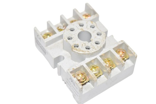 Dayton 5X852M 8 Pin Relay Socket Base 300V 15A  - Picture 2 of 3