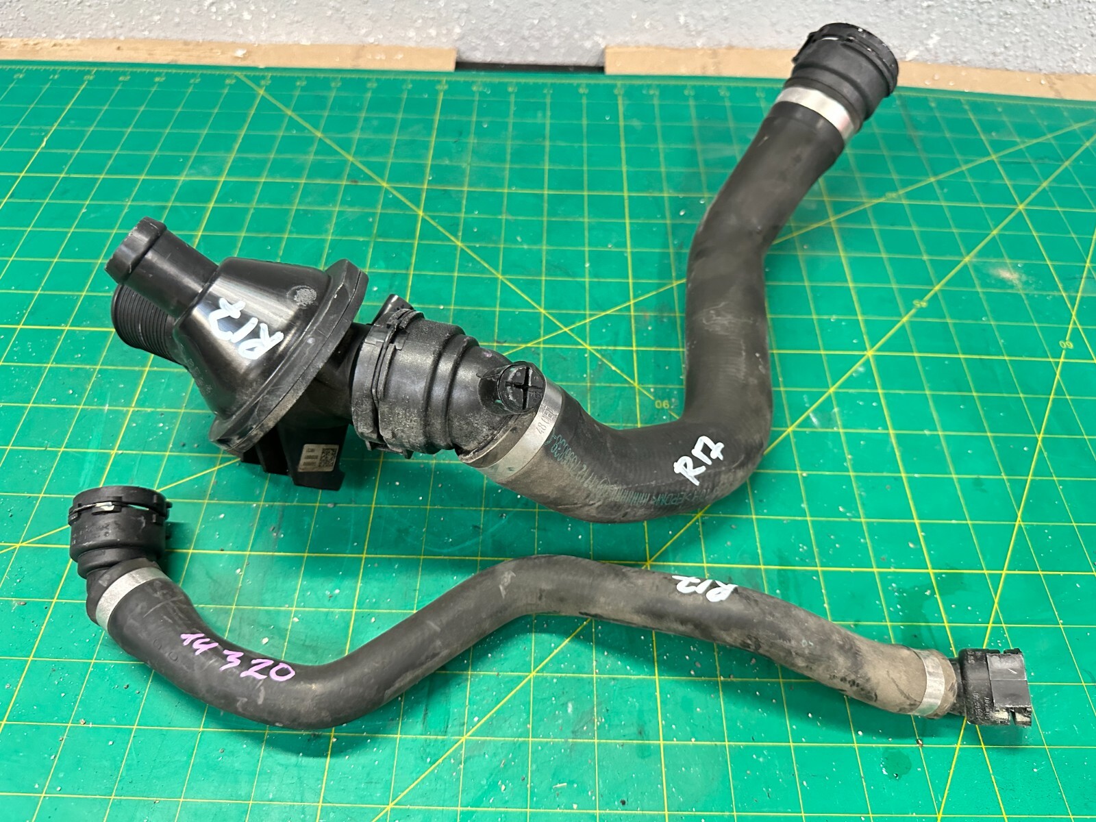 12-18 BMW N20 N26 2.0L turbo engine COOLANT THERMOSTAT W/ HOSES OEM | eBay