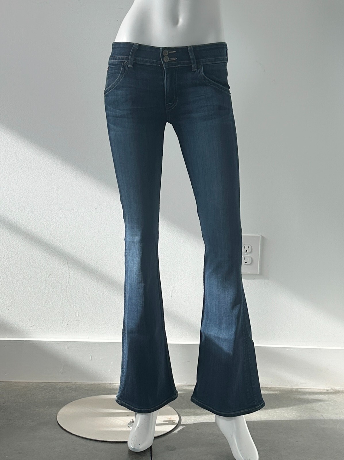 Pantalones de mezclilla acampanados de tiro bajo Hudson talla 27 azul mezcla de algodón