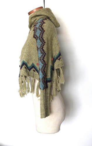 Suéter con capucha La Mamita 100% alpaca oliva para niños - Imagen 3 de 10