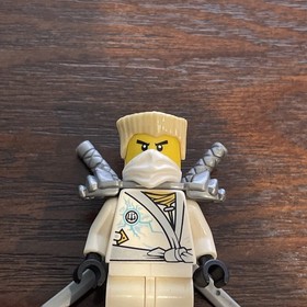 LEGO Zane Techno Robe Rebooted Minifigure Ninja 70726 with Armor and Katanas