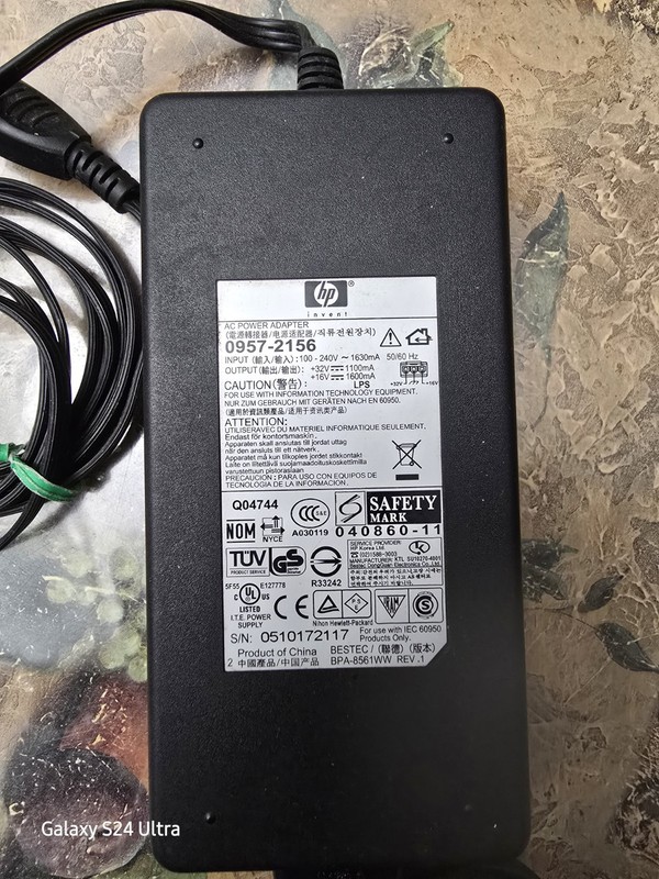 HP AC Power Adapter  0957-2156 100-240V Genuine HP Charger 