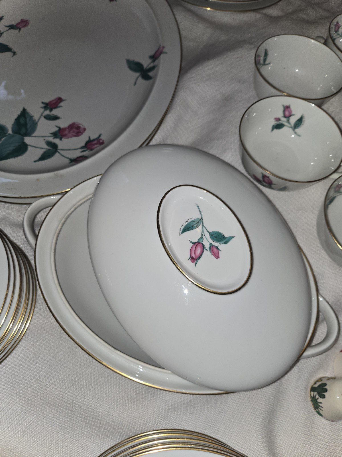 Easterling Radiance by Royal Doulton