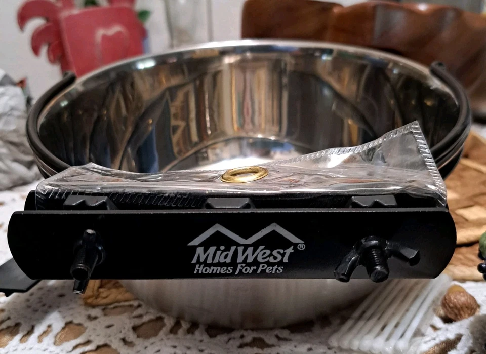 Cuenco de comida de acero inoxidable para mascotas Snap'y Fit comida o agua Midwest hogares para mascotas 8 tazas Foto 2 de 4