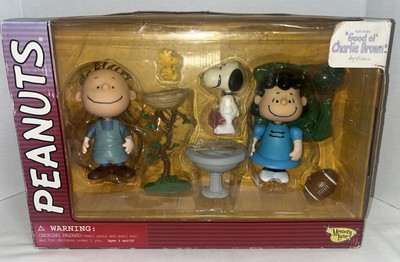 Peanuts / Snoopy Memory Lane Peanuts  Good Ol' Charlie Brown Figure Collection