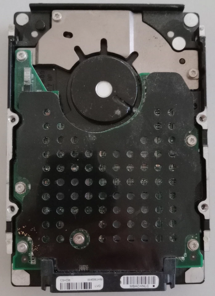 HDD SCSI IBM 8D147J0 146.8GB 10K 8MB SCSI U320 3.5 - Immagine 2 di 3