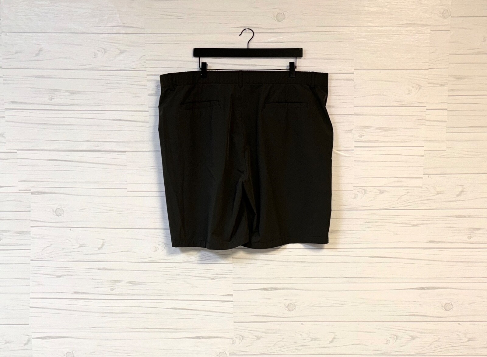 St Johns Bay shorts mens size 44 gray stretch performance 9.5 inch inseam