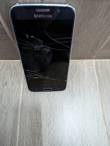 Smartphone Samsung S6 *écran fissuré, fonctionne bien* - Photo 3 sur 5
