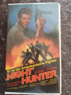 VHS NIGHT HUNTER Michael Dudikoff Steve James Cannon VMP Großbox Kultfilm