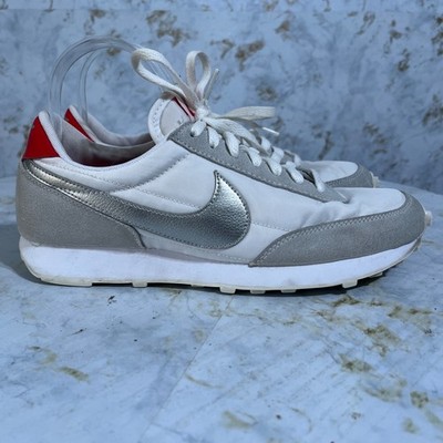 Nike Daybreak Womens Size 9.5 Shoes White Gray Red Athletic Low Trainer Sneakers