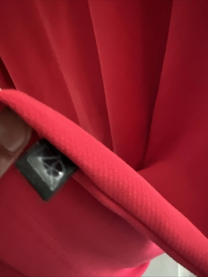 Camisa polo de golf roja grande con cuello de cremallera cero restricción para hombre Foto 4 de 4