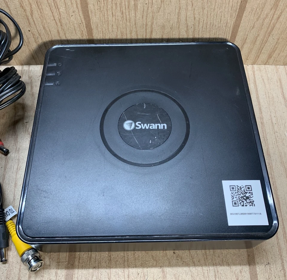 DVR Swann SRDVR-81525H-US 8 canales 720p 500 GB - con alimentación + cables - probado Foto 2 de 4