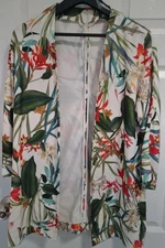 Dorothy Perkins White And floral open front jacket size 8 Kimono Style Blazer