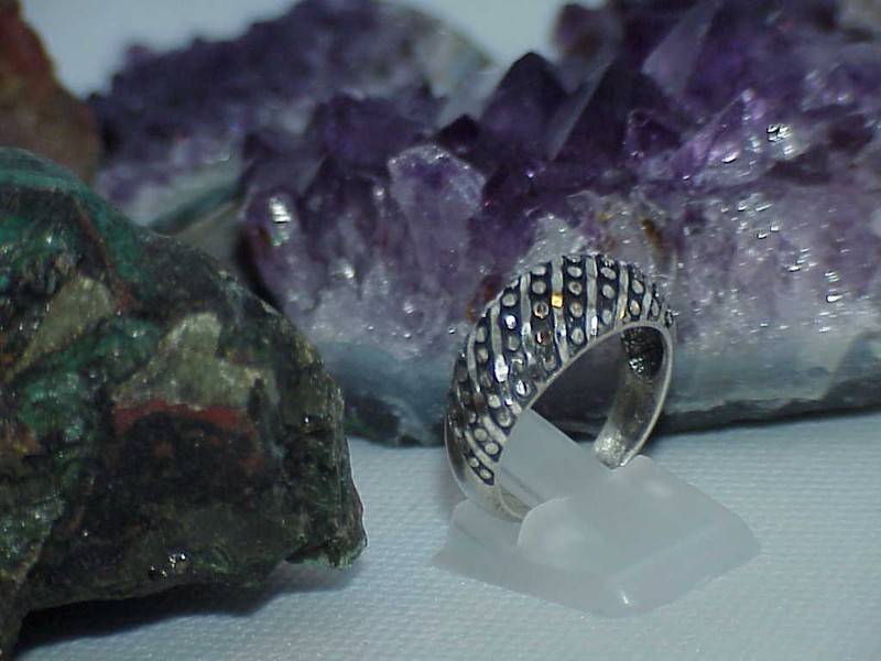 Sterling Dotted Deco Modern Dome Band RING Size 8 ~ 5.9 Grams Vintage