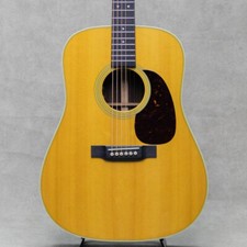 Guitarra Eléctrica Acústica Martin D-28 Standard con L.R.Baggs Element VTC Usada 2017