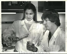 1981 Press Photo Winda Whyman & Jim Lang of Woodhill Permatex - cvb18173