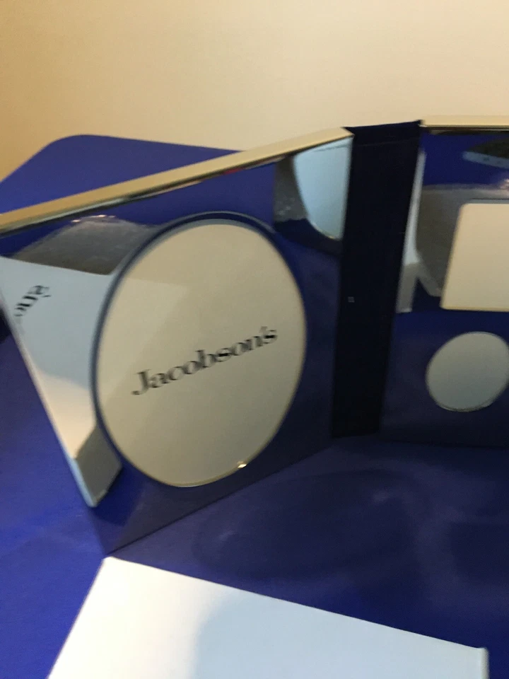 Marco de fotos triple vintage Jacobson’s tono plateado 4x6 triple pliegue terciopelo azul Foto 2 de 4