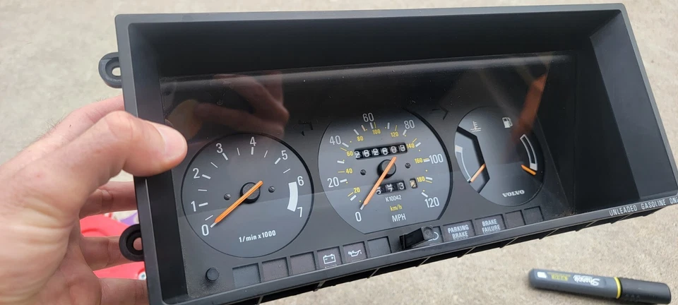Volvo 240 cuadro de instrumentos probado 1986-1991 GL reloj 242 244 245 velocímetro Foto 4 de 4