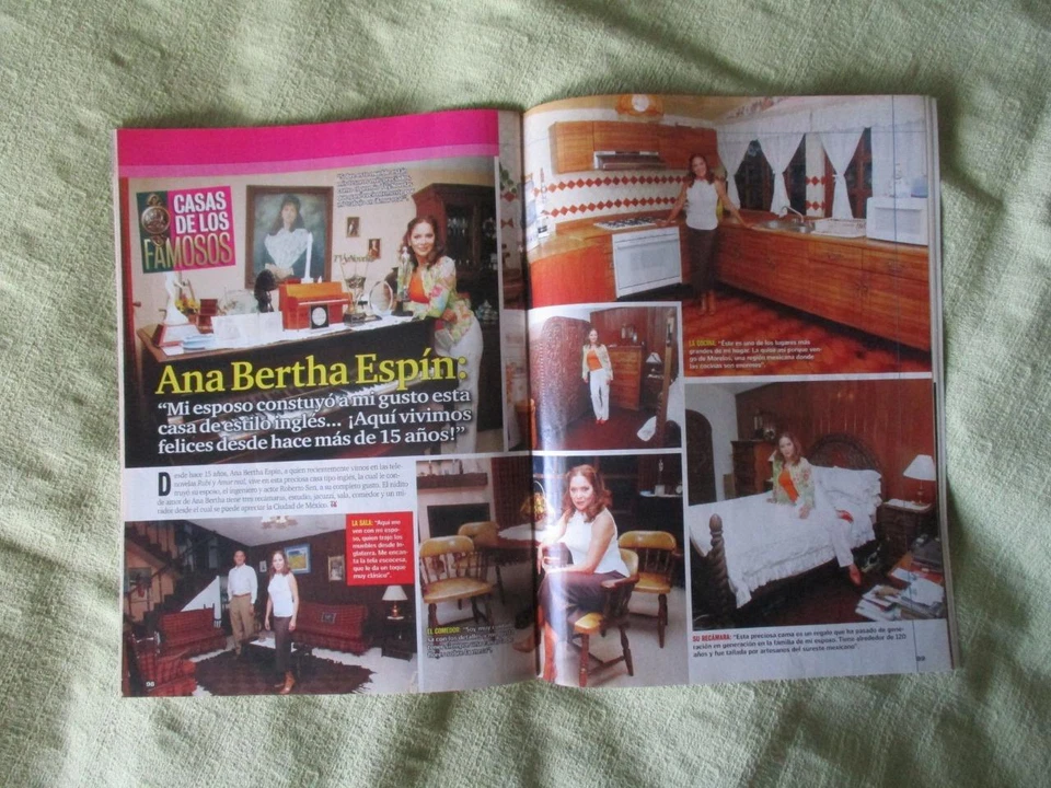 Thalia / Valentino Landus  / Jacqueline Andere / Shakira TVyNovelas May 21 2005 - Image 4 of 4